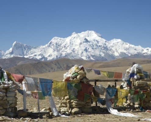 Bjerglandskaber og tibetanske flag