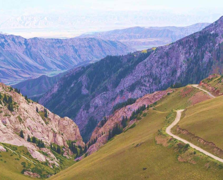 Bjerglandskab på rejser til kirgisistan