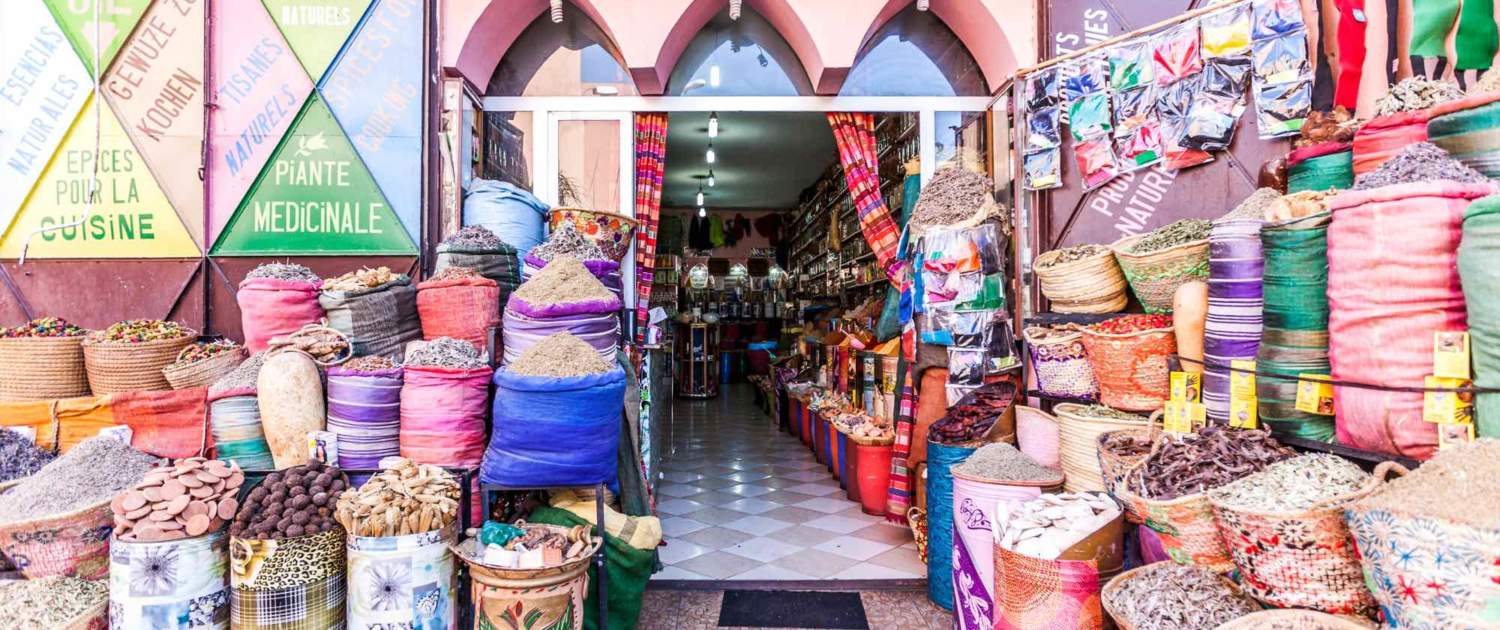 Marked i den lyserøde by Marrakech