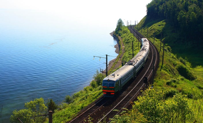 bajkalsøen på rejser med den transsibiriske jernbane