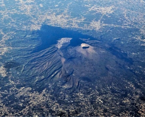 Vulkanen Vesuv set fra flyet