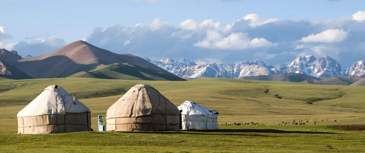 jurter ved Son Kol på rejse til Kirgisistan