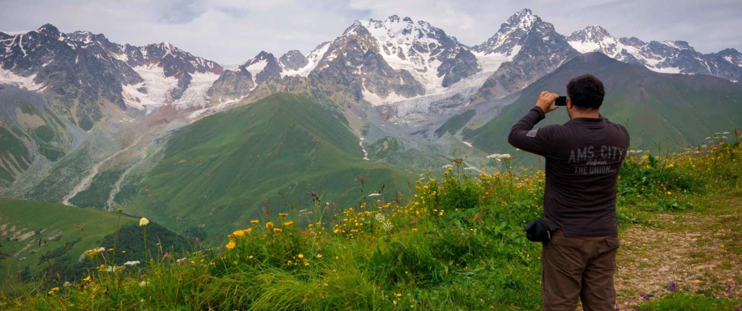 Racha - udsigt på rejse til Georgien