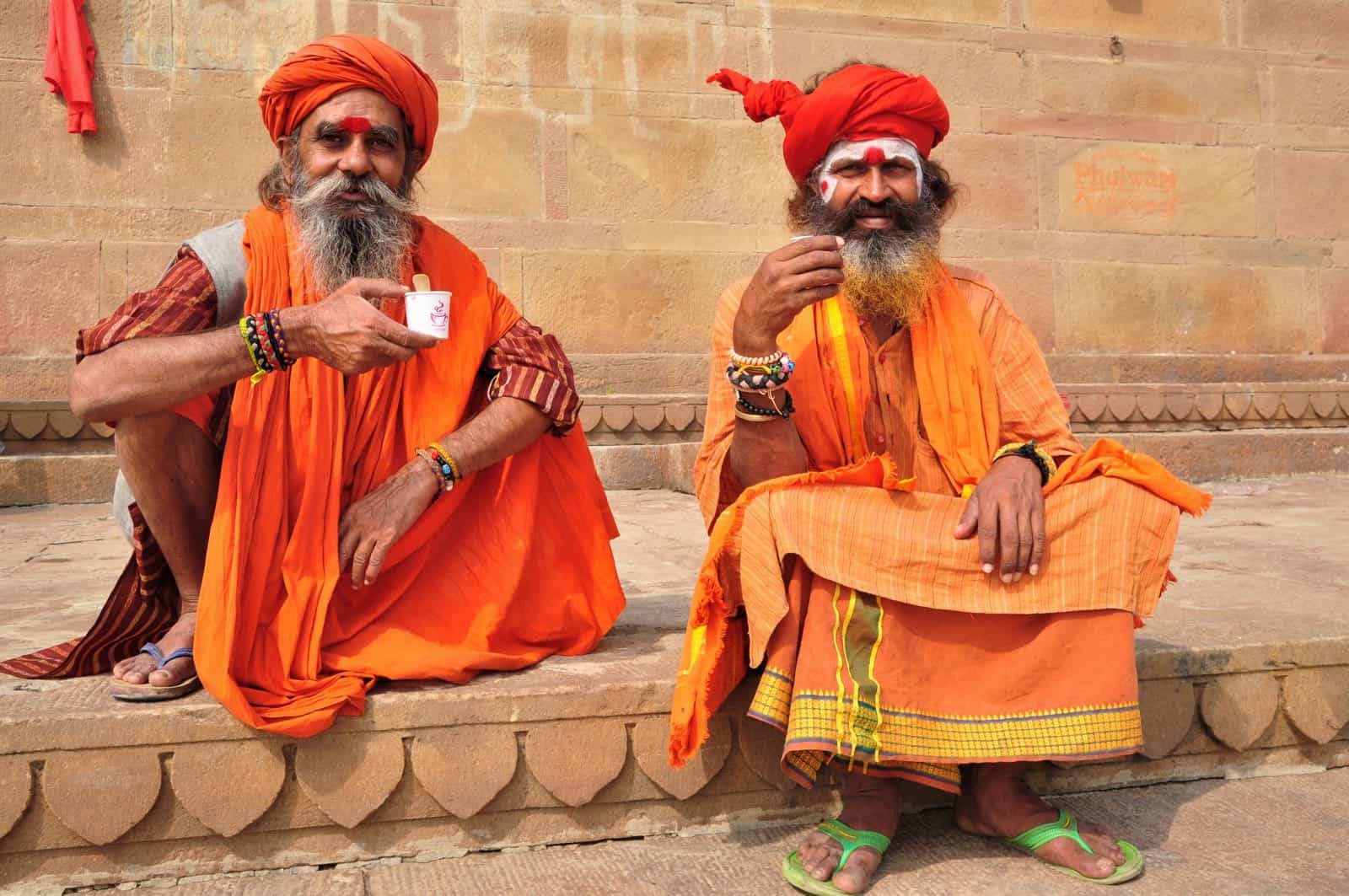 Hellige mænd i Puskhar på rejser til Indien