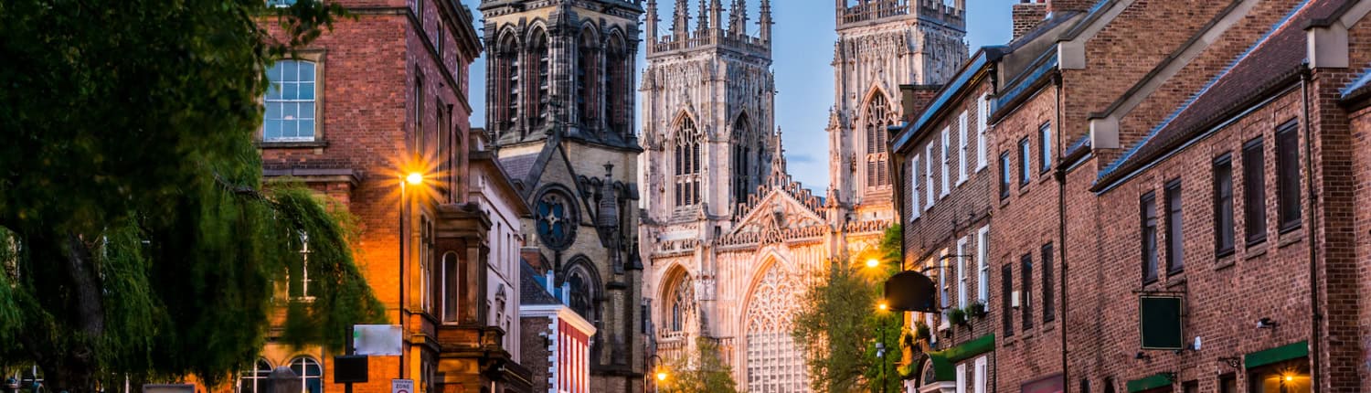 England - York - Aften bybillede med Katedralen i baggrunden